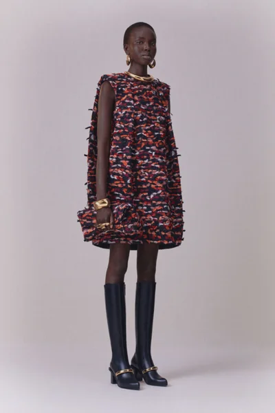 Look 16
